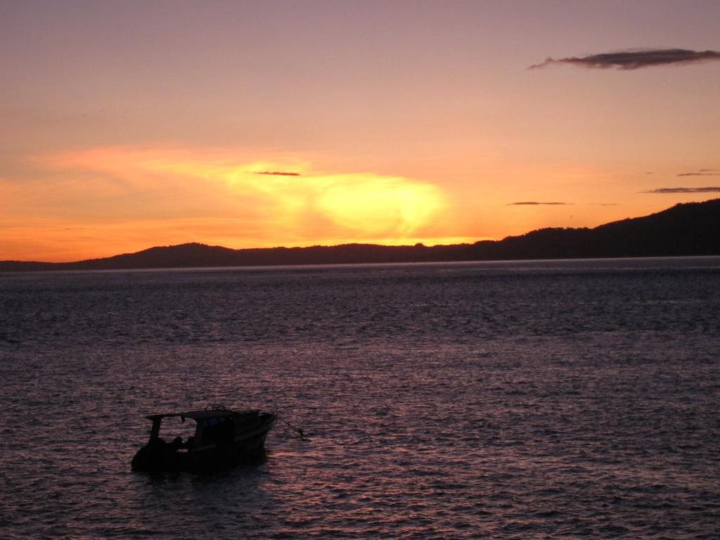 Raja Laut Dive Resort ブナケン エクステリア 写真