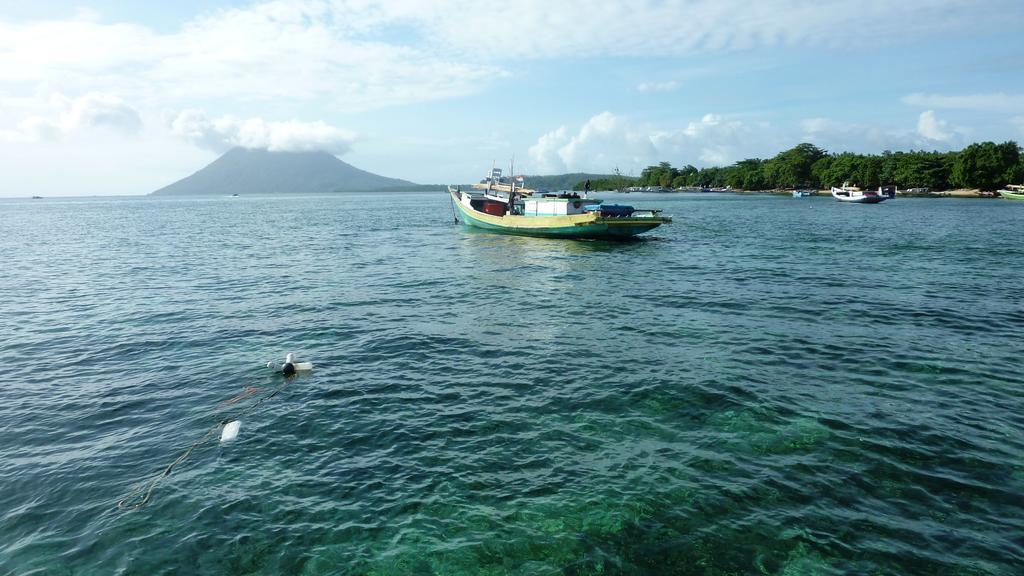 Raja Laut Dive Resort ブナケン エクステリア 写真