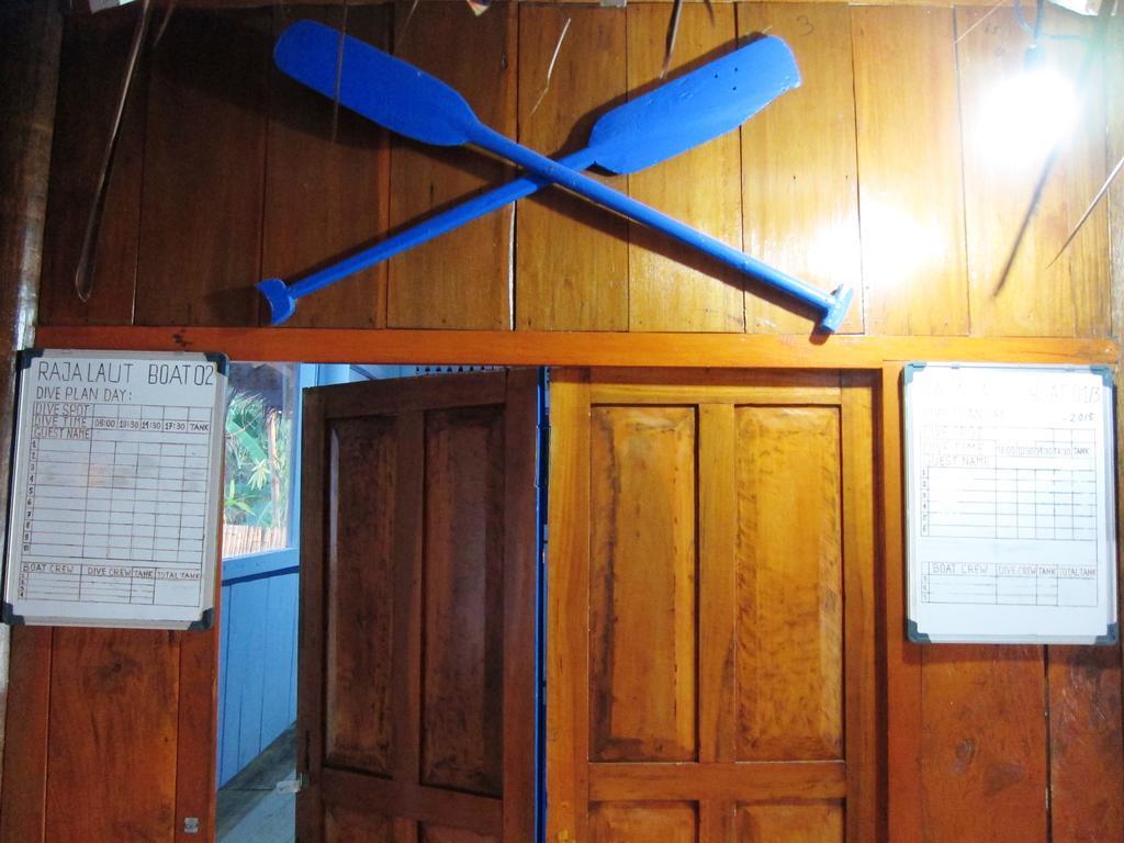 Raja Laut Dive Resort ブナケン エクステリア 写真