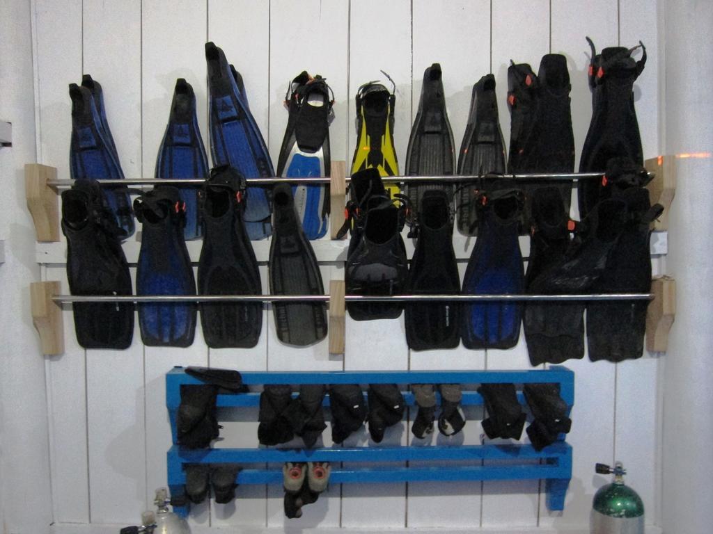 Raja Laut Dive Resort ブナケン エクステリア 写真