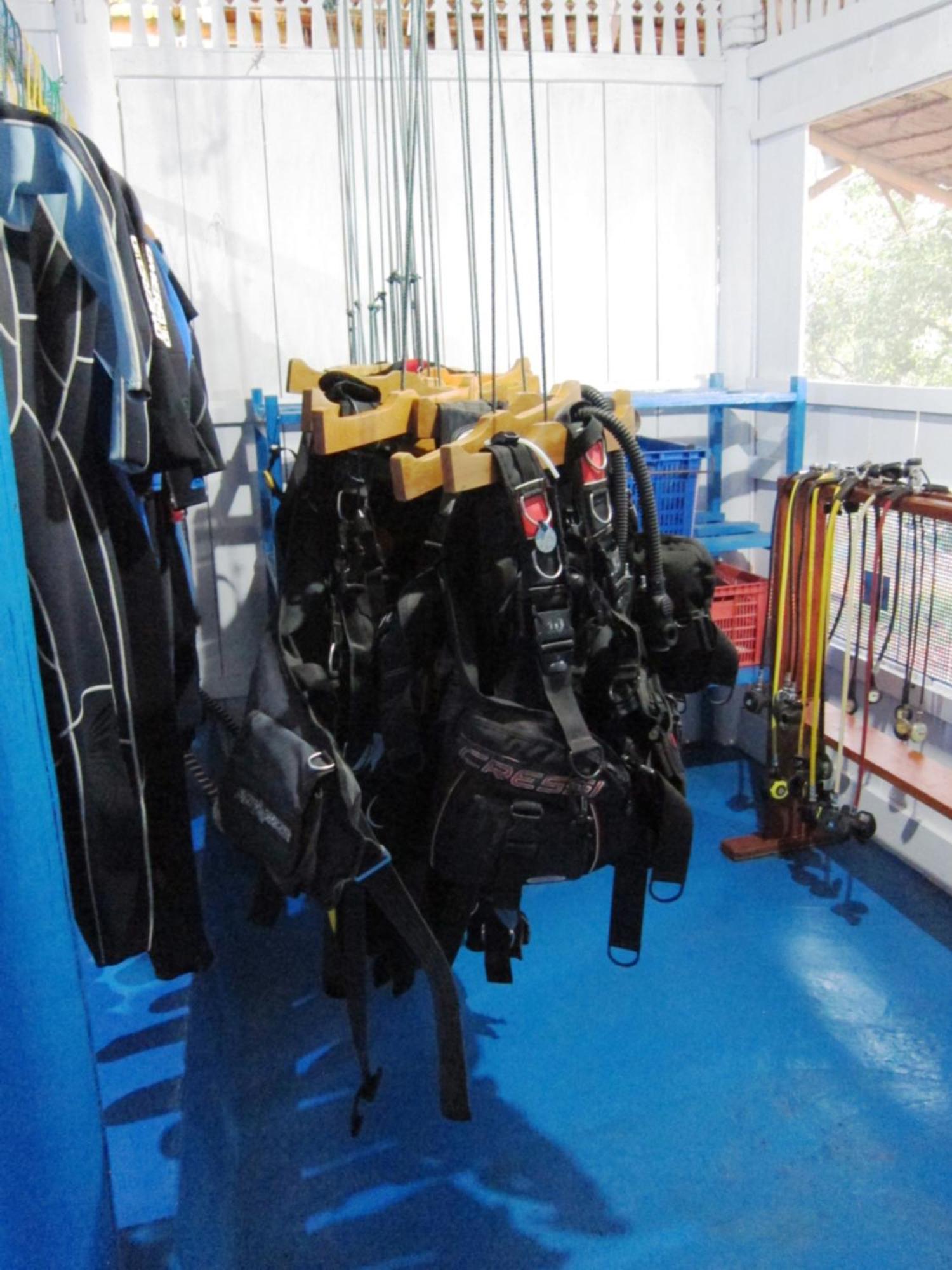 Raja Laut Dive Resort ブナケン エクステリア 写真