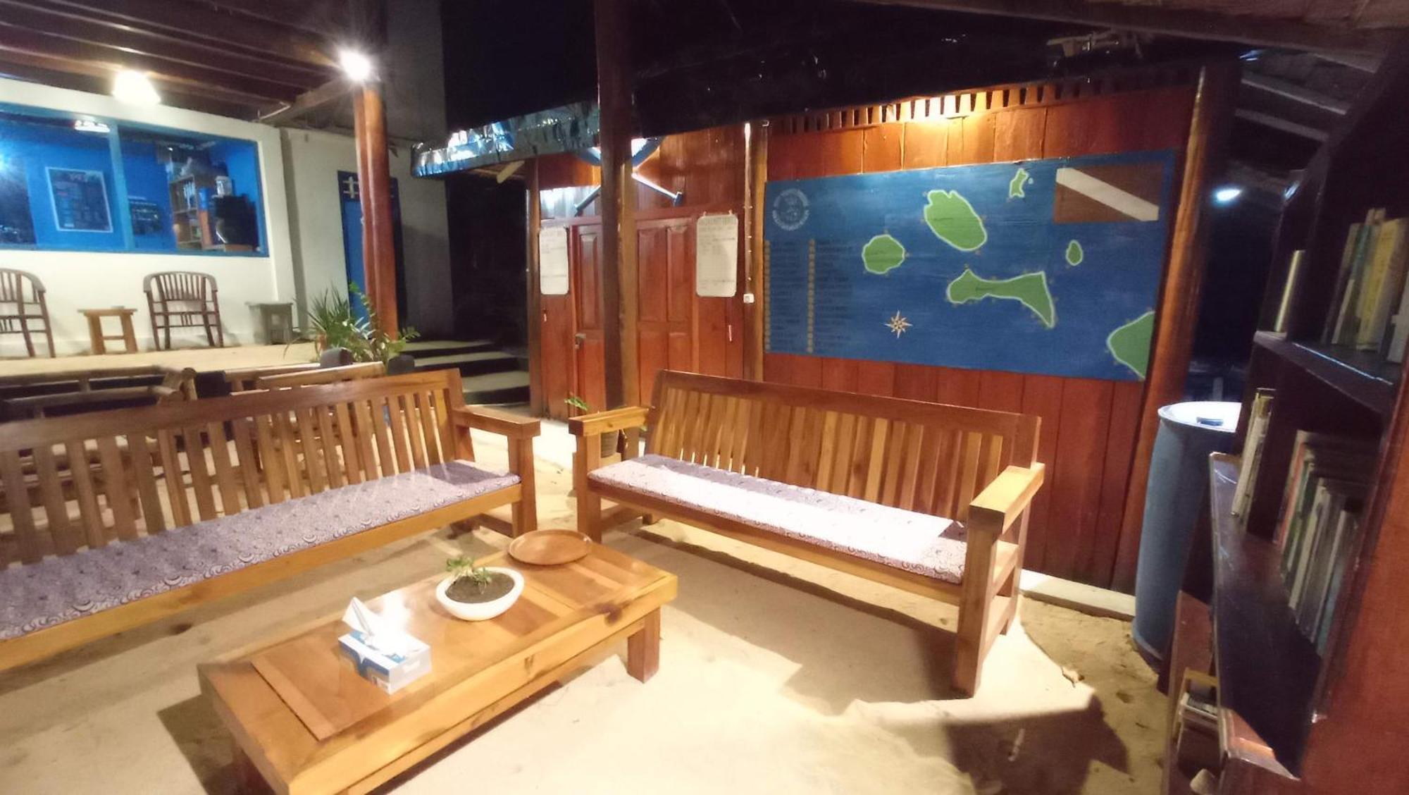 Raja Laut Dive Resort ブナケン エクステリア 写真