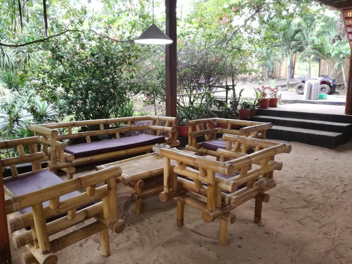 Raja Laut Dive Resort ブナケン エクステリア 写真